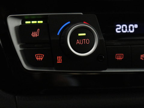 BMW 4 Serie Coupé 418i M Sport | Schuifdak | Leder | Stoelverwarming | 20'' | Sportstoelen | Full LED | Navigatie | Parkeerhulp | Climate control | Cruise control | 74.200km NAP