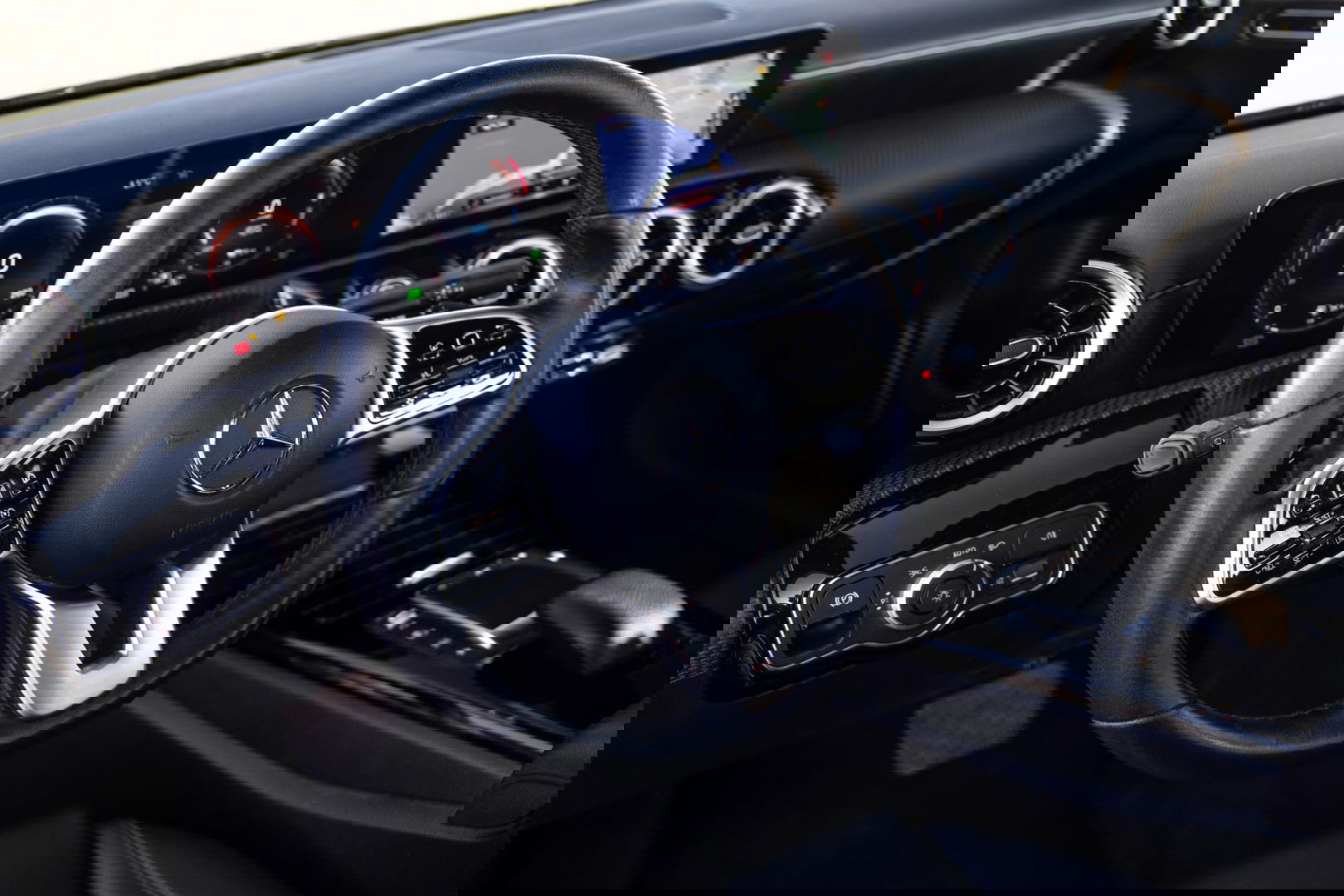 Mercedes-Benz A-Klasse 250 e Business Line PANORAMA DAK / WIDESCREEN / 360 CAMERA / CARPLAY