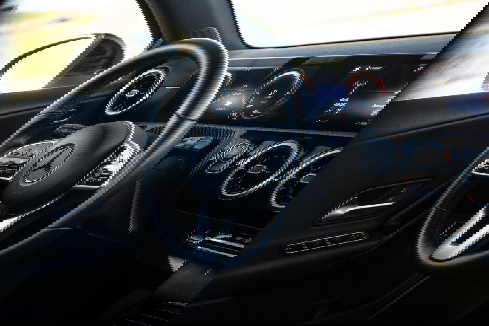 Mercedes-Benz A-Klasse 250 e Business Line PANORAMA DAK / WIDESCREEN / 360 CAMERA / CARPLAY