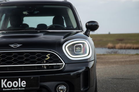 MINI Countryman Mini 1.5 Cooper S E ALL4 Essential CAMERA / NAVI / CARPLAY / AIRCO / ZWART / STOELVERWARMING
