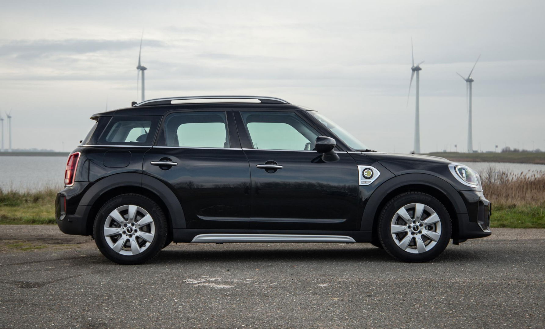 MINI Countryman Mini 1.5 Cooper S E ALL4 Essential CAMERA / NAVI / CARPLAY / AIRCO / ZWART / STOELVERWARMING
