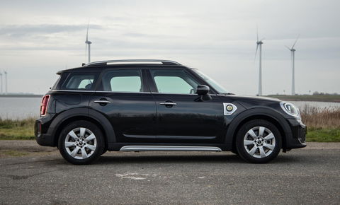 MINI Countryman Mini 1.5 Cooper S E ALL4 Essential CAMERA / NAVI / CARPLAY / AIRCO / ZWART / STOELVERWARMING