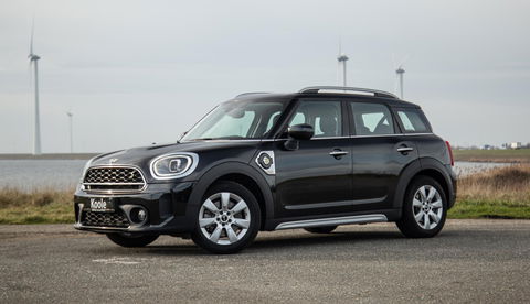 MINI Countryman Mini 1.5 Cooper S E ALL4 Essential CAMERA / NAVI / CARPLAY / AIRCO / ZWART / STOELVERWARMING