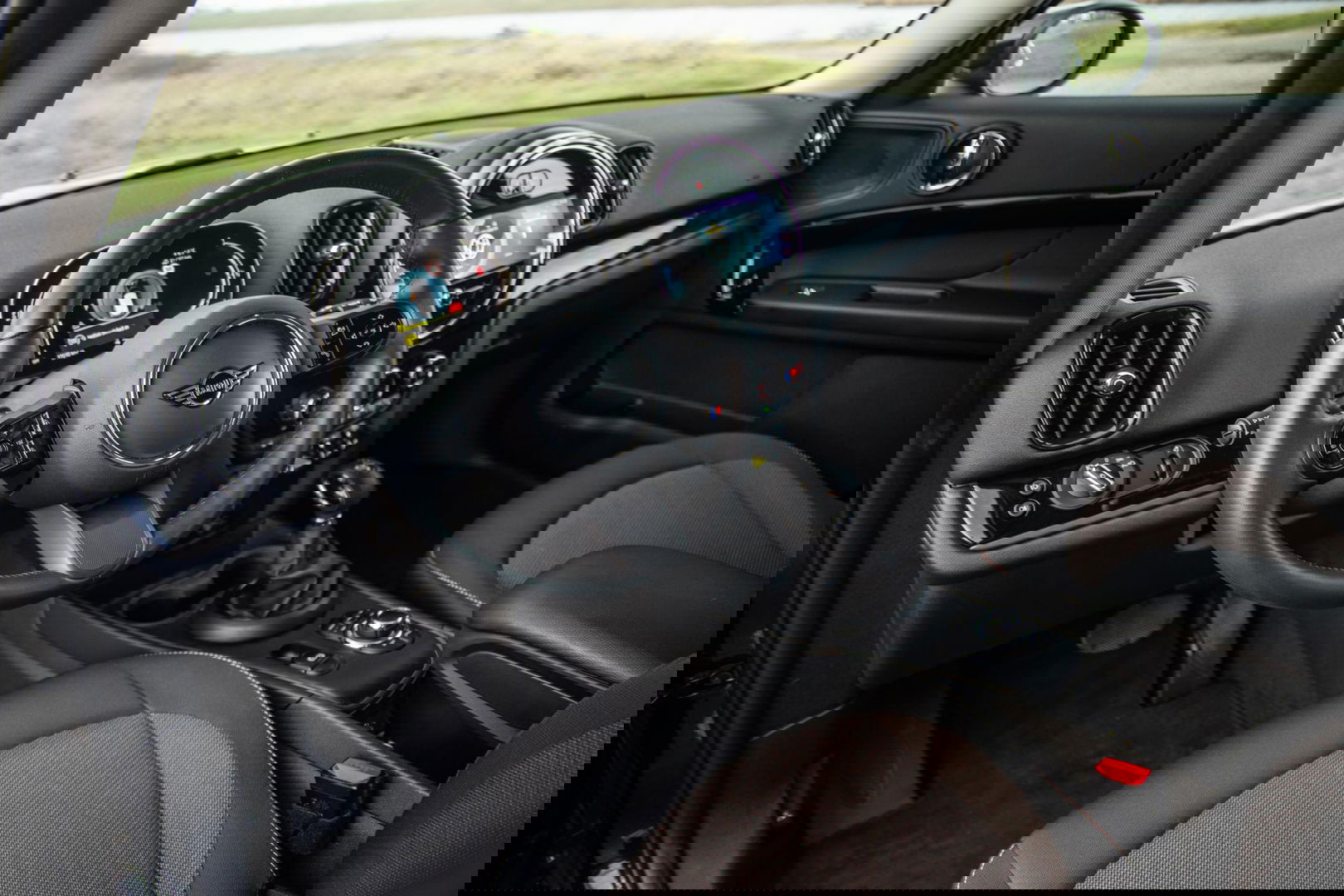 MINI Countryman Mini 1.5 Cooper S E ALL4 Essential CAMERA / NAVI / CARPLAY / AIRCO / ZWART / STOELVERWARMING