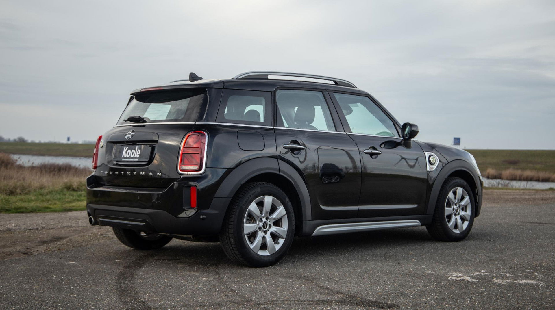MINI Countryman Mini 1.5 Cooper S E ALL4 Essential CAMERA / NAVI / CARPLAY / AIRCO / ZWART / STOELVERWARMING