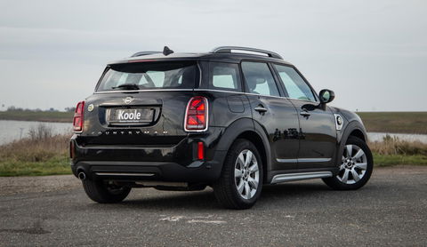MINI Countryman Mini 1.5 Cooper S E ALL4 Essential CAMERA / NAVI / CARPLAY / AIRCO / ZWART / STOELVERWARMING