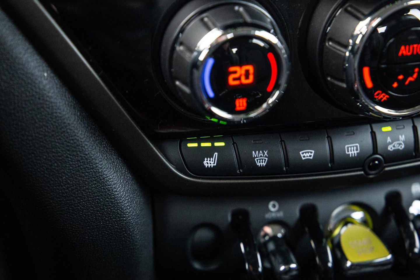 MINI Countryman Mini 1.5 Cooper S E ALL4 Essential CAMERA / NAVI / CARPLAY / AIRCO / ZWART / STOELVERWARMING