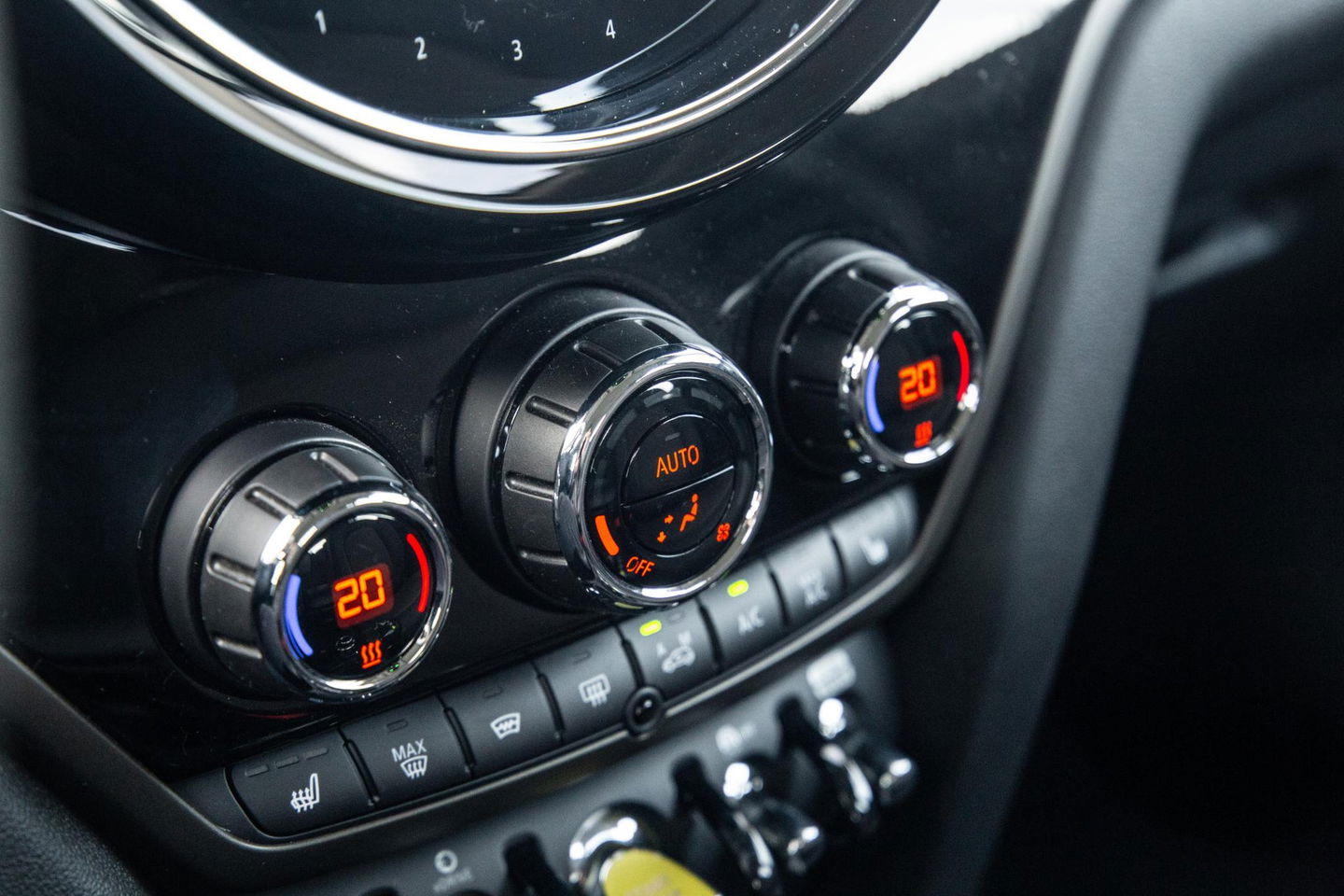 MINI Countryman Mini 1.5 Cooper S E ALL4 Essential CAMERA / NAVI / CARPLAY / AIRCO / ZWART / STOELVERWARMING