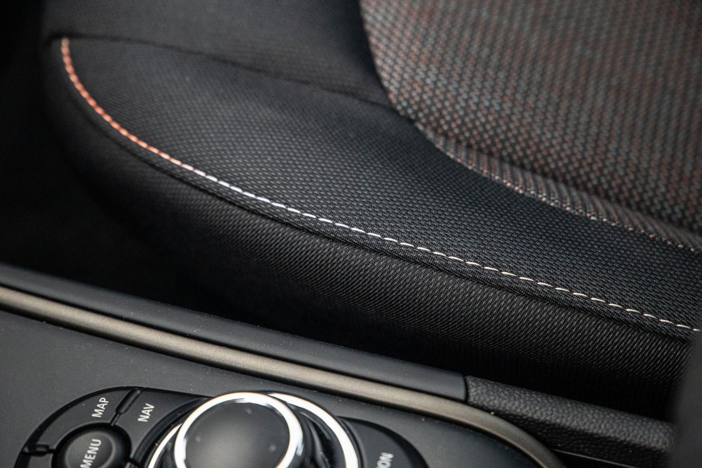 MINI Countryman Mini 1.5 Cooper S E ALL4 Essential CAMERA / NAVI / CARPLAY / AIRCO / ZWART / STOELVERWARMING