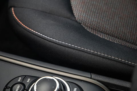 MINI Countryman Mini 1.5 Cooper S E ALL4 Essential CAMERA / NAVI / CARPLAY / AIRCO / ZWART / STOELVERWARMING