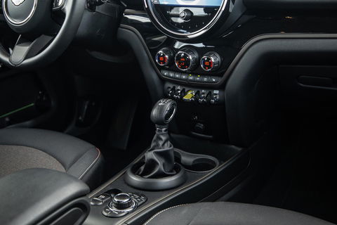 MINI Countryman Mini 1.5 Cooper S E ALL4 Essential CAMERA / NAVI / CARPLAY / AIRCO / ZWART / STOELVERWARMING