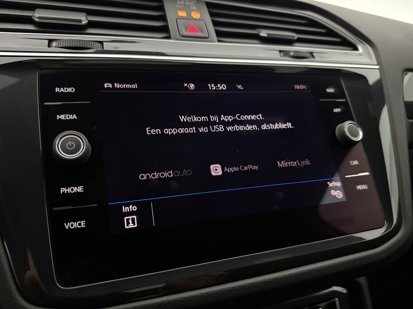 Volkswagen Tiguan 1.5 TSI ACT 150PK R-line | Virtual | Carplay | Trekh. | Adaptive Cruise | LED | Parkeersens. | NAP