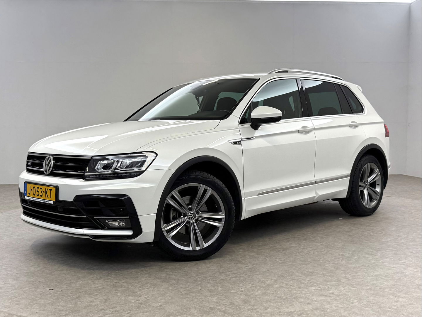 Volkswagen Tiguan 1.5 TSI ACT 150PK R-line | Virtual | Carplay | Trekh. | Adaptive Cruise | LED | Parkeersens. | NAP
