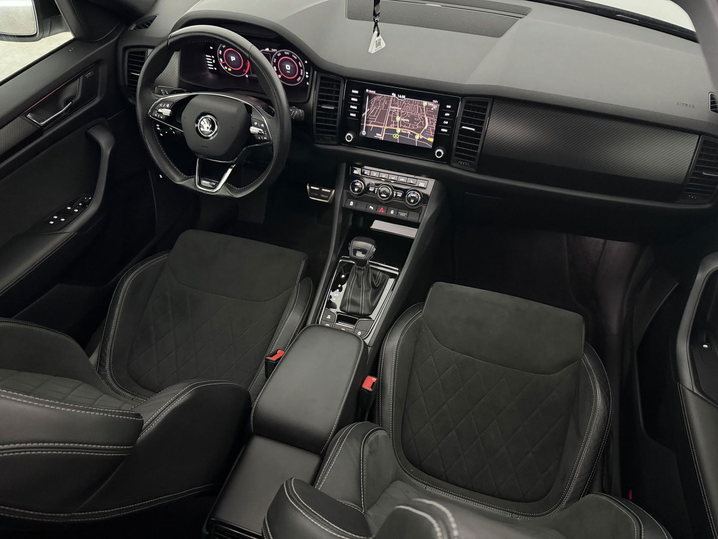 Škoda Kodiaq 1.5 TSI 150PK Sportline Business 7p | Pano | Sfeer | Virtual | Carplay | Trekh. | Camera | Memory | Stoel/stuurverw. | Adap. Cruise | NAP