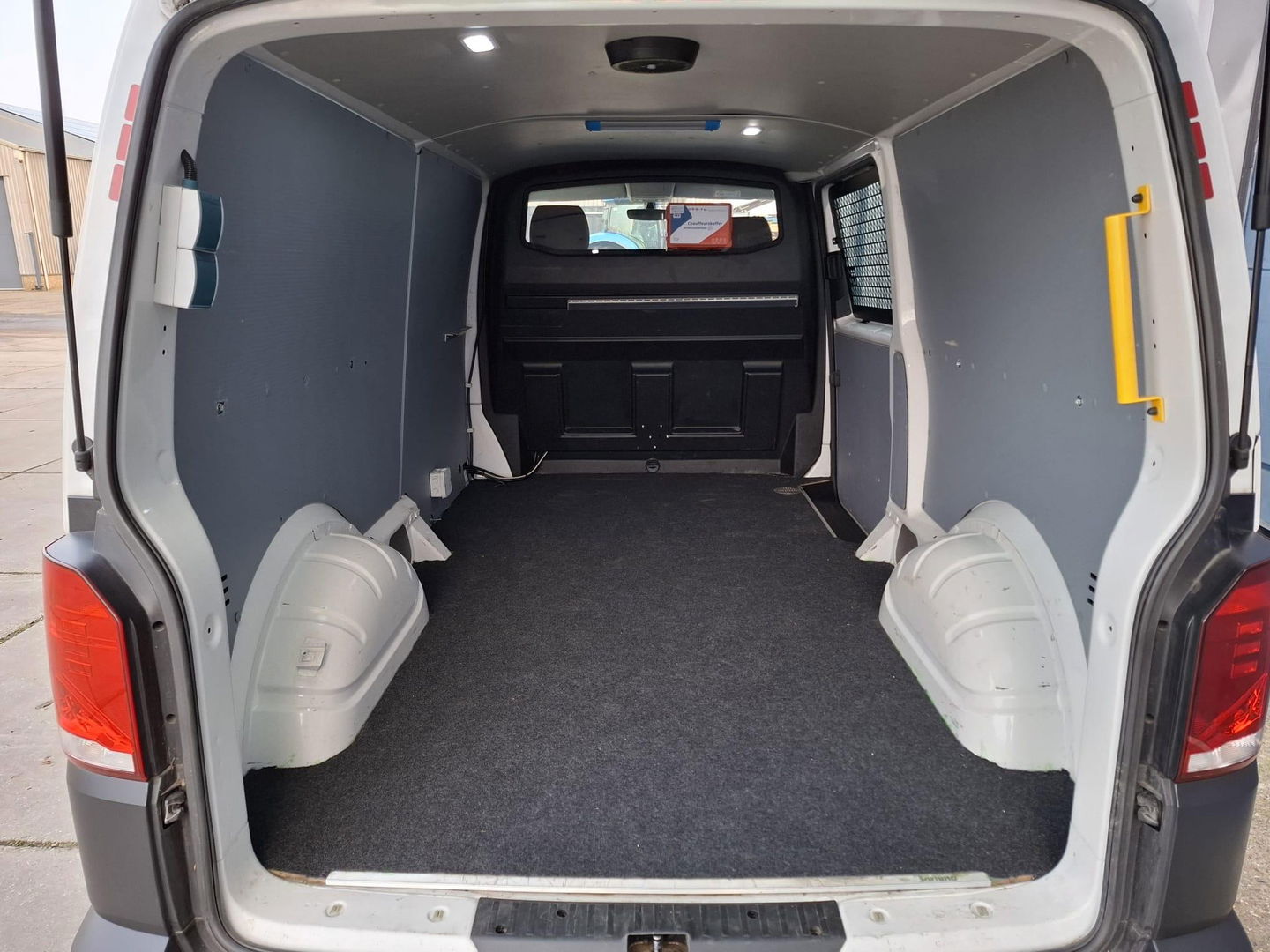 Volkswagen Transporter 2.0 TDI L2H1 30 Comfortline AIRCO / CRUISE CONTROLE / EURO 6