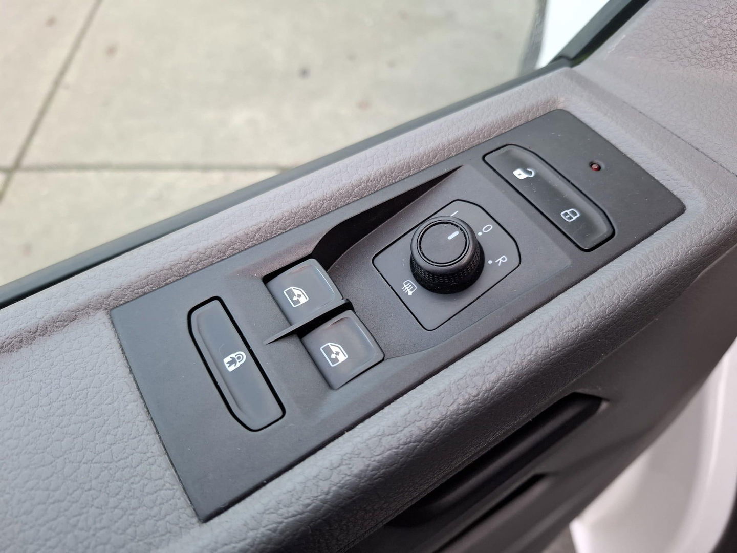 Volkswagen Transporter 2.0 TDI L2H1 30 Comfortline AIRCO / CRUISE CONTROLE / EURO 6