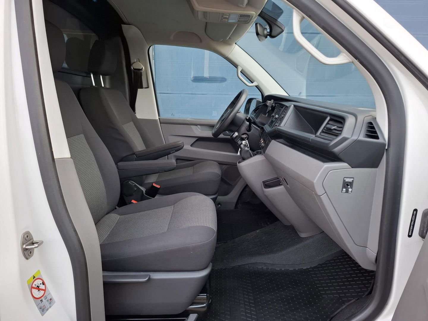 Volkswagen Transporter 2.0 TDI L2H1 30 Comfortline AIRCO / CRUISE CONTROLE / EURO 6