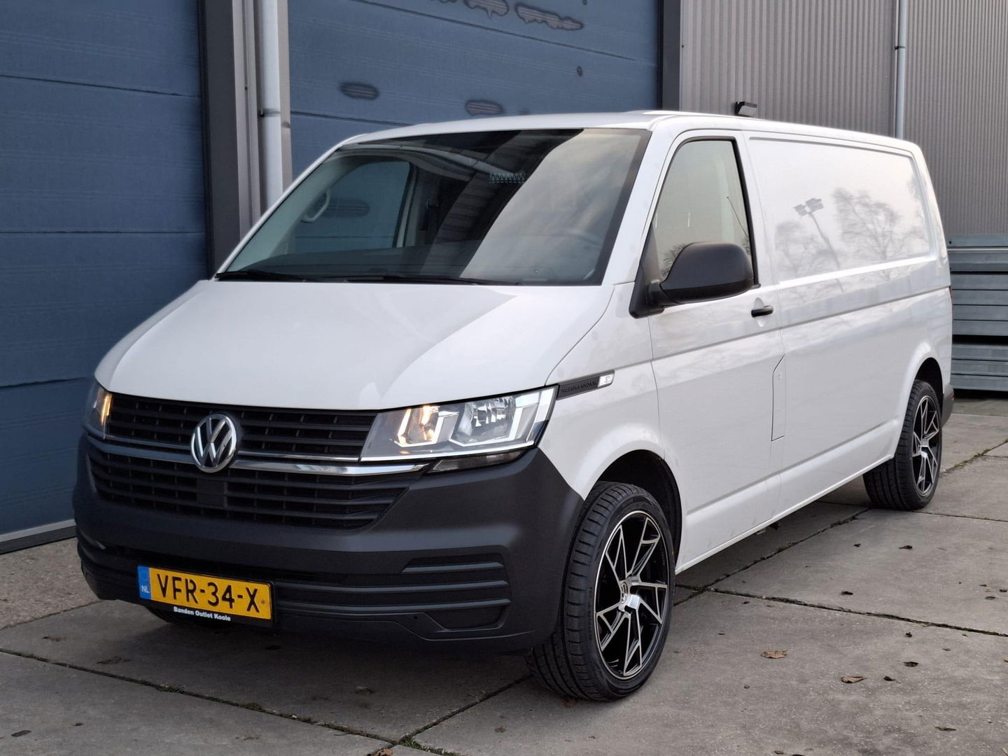 Volkswagen Transporter 2.0 TDI L2H1 30 Comfortline AIRCO / CRUISE CONTROLE / EURO 6