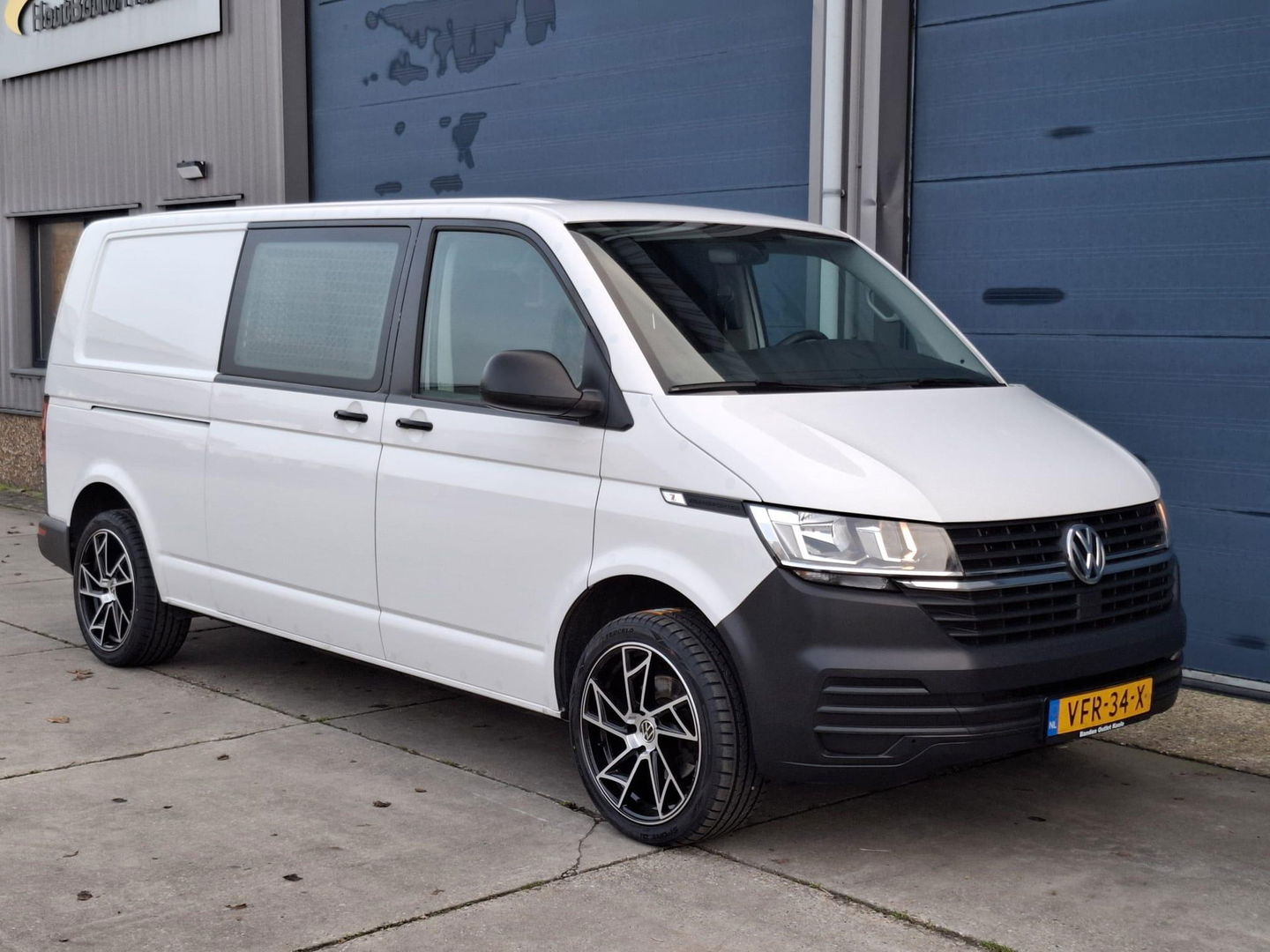 Volkswagen Transporter 2.0 TDI L2H1 30 Comfortline AIRCO / CRUISE CONTROLE / EURO 6