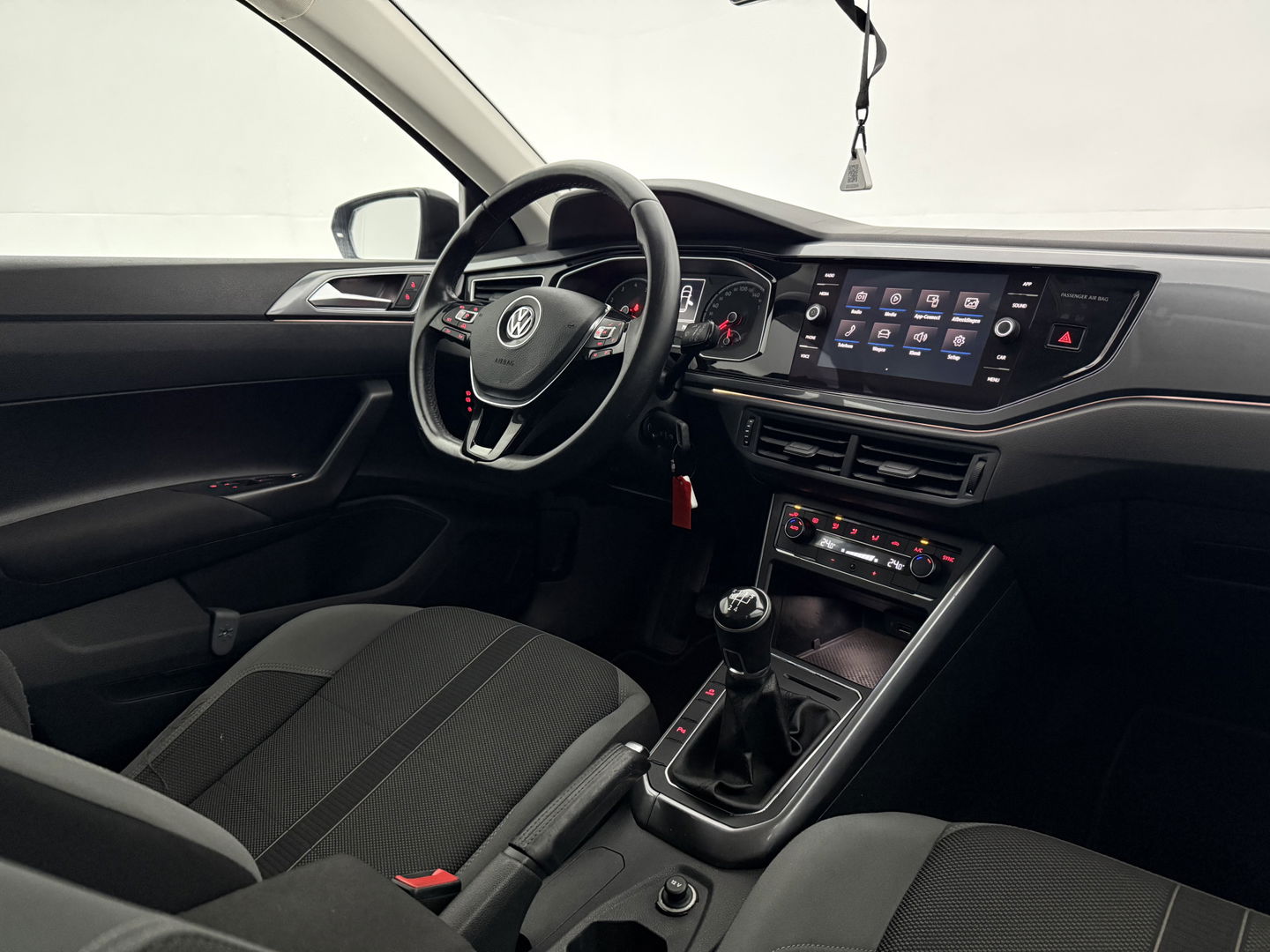 Volkswagen Polo 1.0 TSI Highline | Carplay | Adap. Cruise | Clima | LED | Parkeersens. | NAP