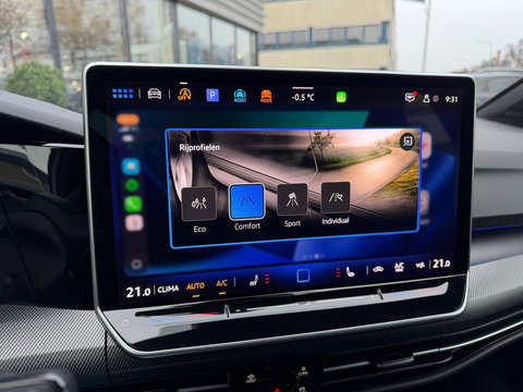 Volkswagen Golf 1.5 eTSI R-Line Edition NL-Auto|CameraIQ-Lights|Carplay|Keyless