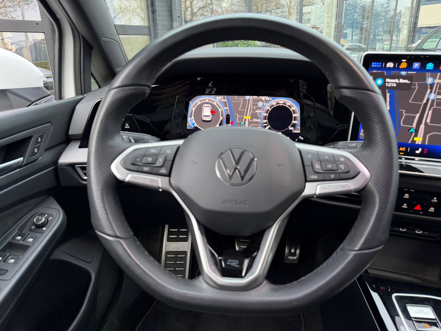 Volkswagen Golf 1.5 eTSI R-Line Edition NL-Auto|CameraIQ-Lights|Carplay|Keyless