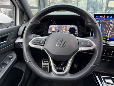 Volkswagen Golf 1.5 eTSI R-Line Edition NL-Auto|CameraIQ-Lights|Carplay|Keyless
