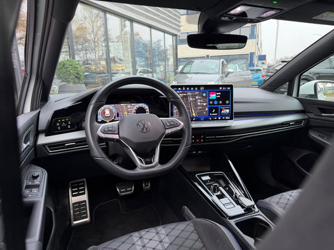 Volkswagen Golf 1.5 eTSI R-Line Edition NL-Auto|CameraIQ-Lights|Carplay|Keyless