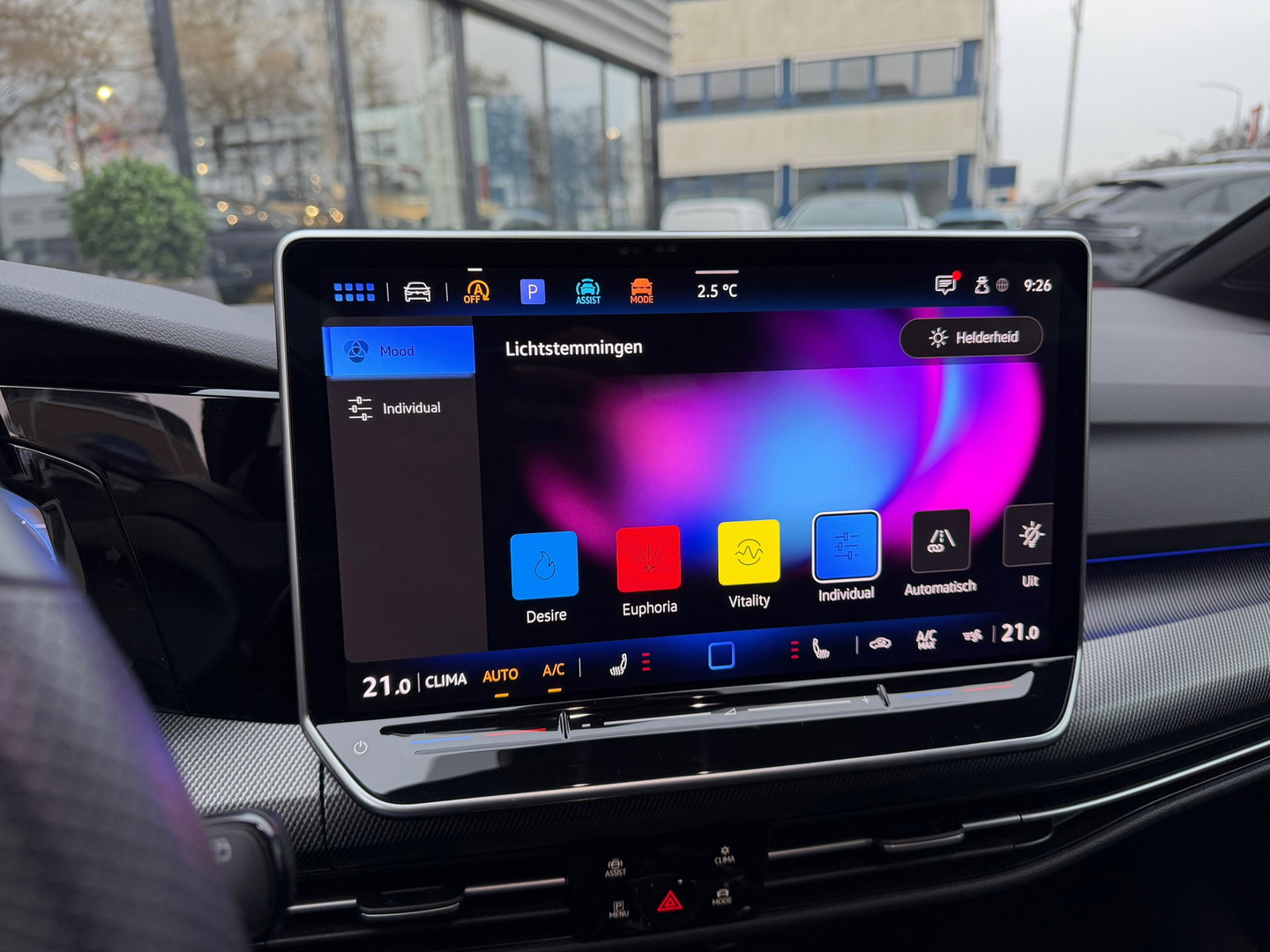 Volkswagen Golf 1.5 eTSI R-Line Edition NL-Auto|CameraIQ-Lights|Carplay|Keyless