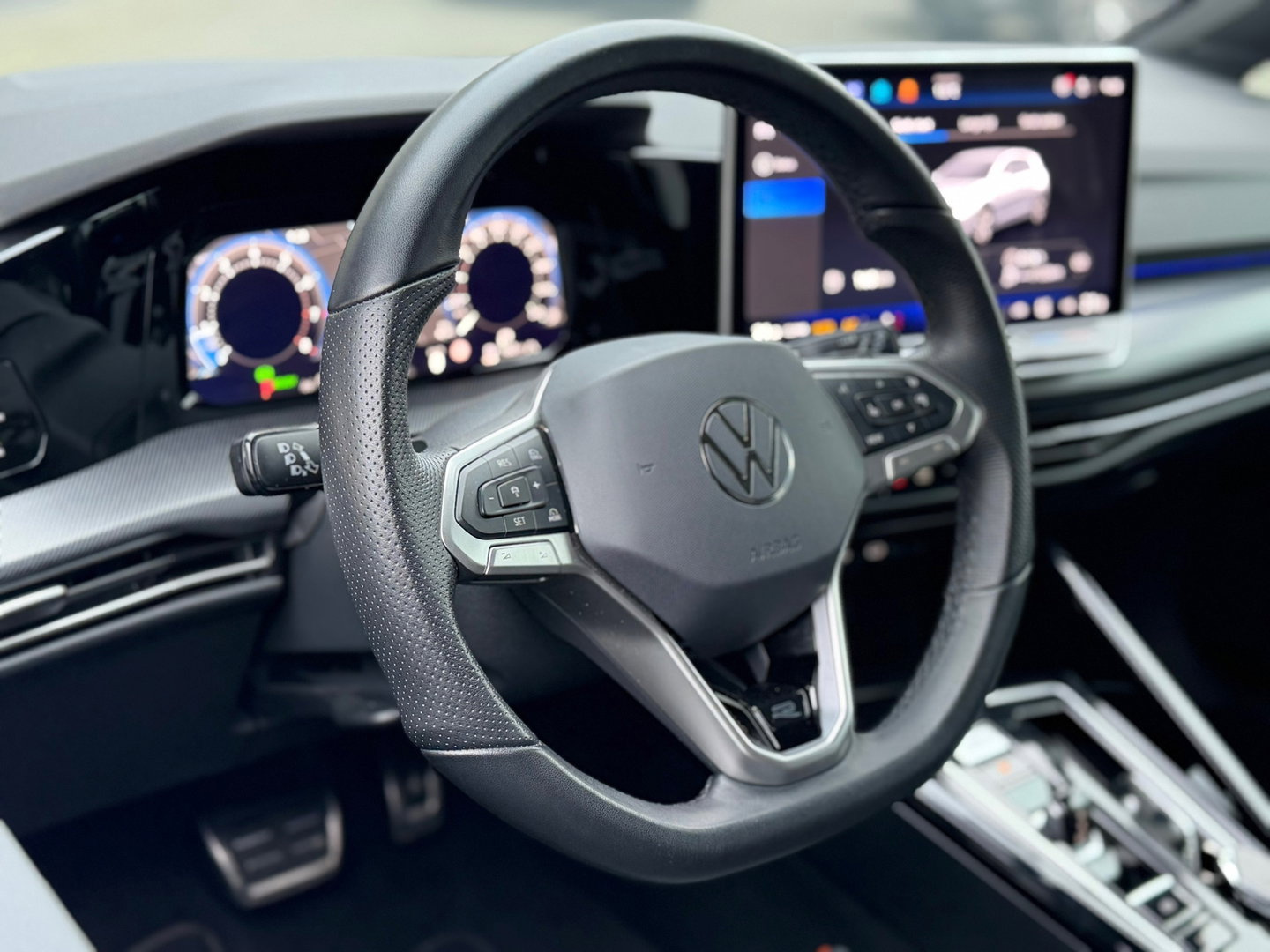 Volkswagen Golf 1.5 eTSI R-Line Edition NL-Auto|CameraIQ-Lights|Carplay|Keyless