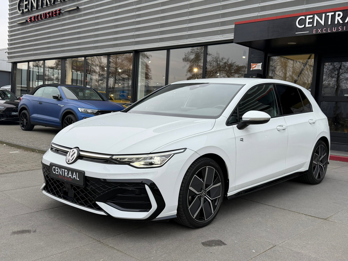 Volkswagen Golf 1.5 eTSI R-Line Edition NL-Auto|CameraIQ-Lights|Carplay|Keyless