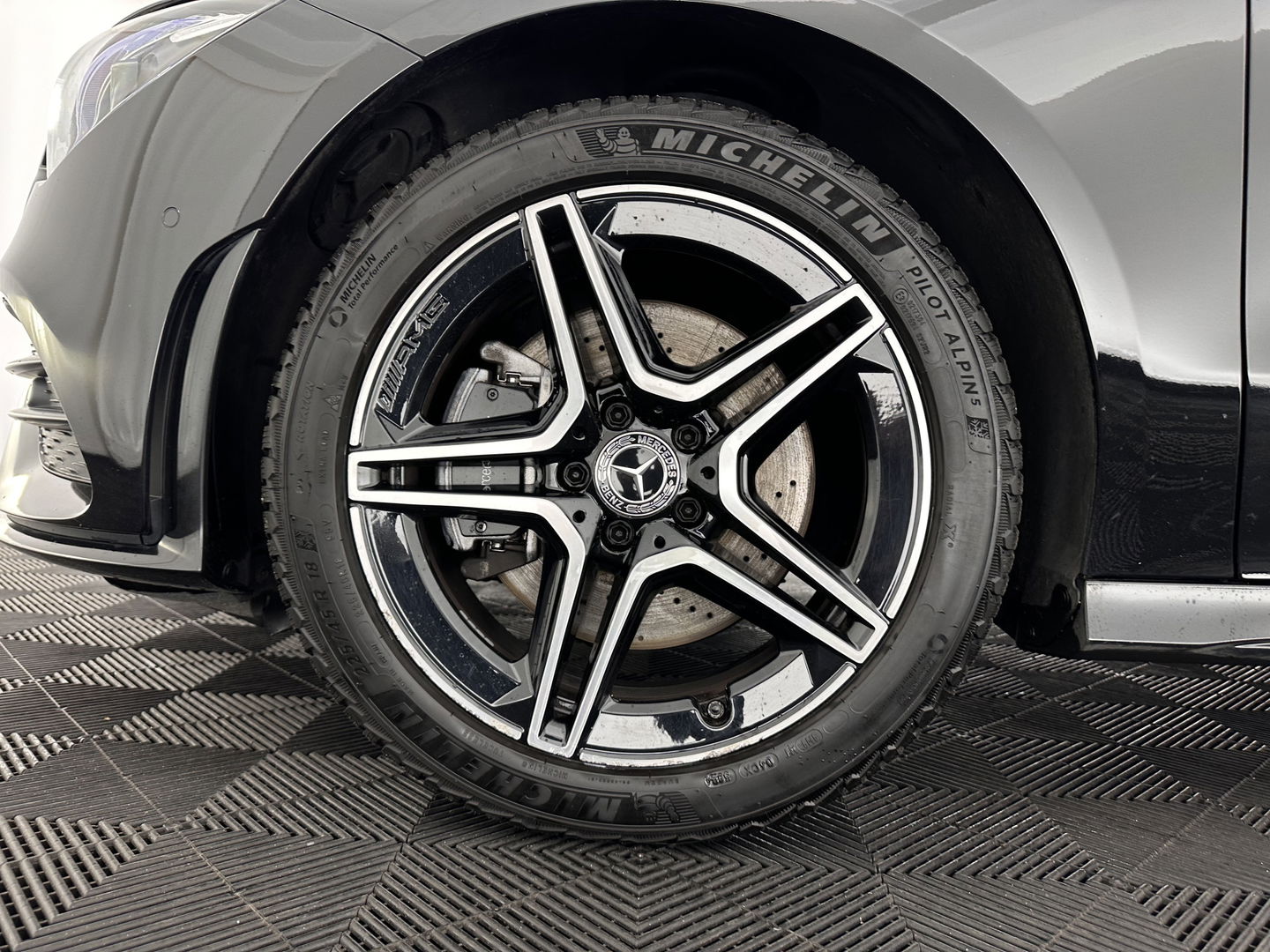 Mercedes-Benz CLA-Klasse Shooting Brake 250 e AMG Limited Business Solution ( Plug-in ) (INCL-BTW) *PANO | LEATHER-MICROFIBRE | FULL-LED | AMBIENTLIGHT | BLINDSPOT | HEATED-SPORTSEATS | WIDESCREEN-DIGICOCKPIT | DAB+ | NAVI-FULLMAP | CAMERA | PRIVACYGLASS |  18''ALU*