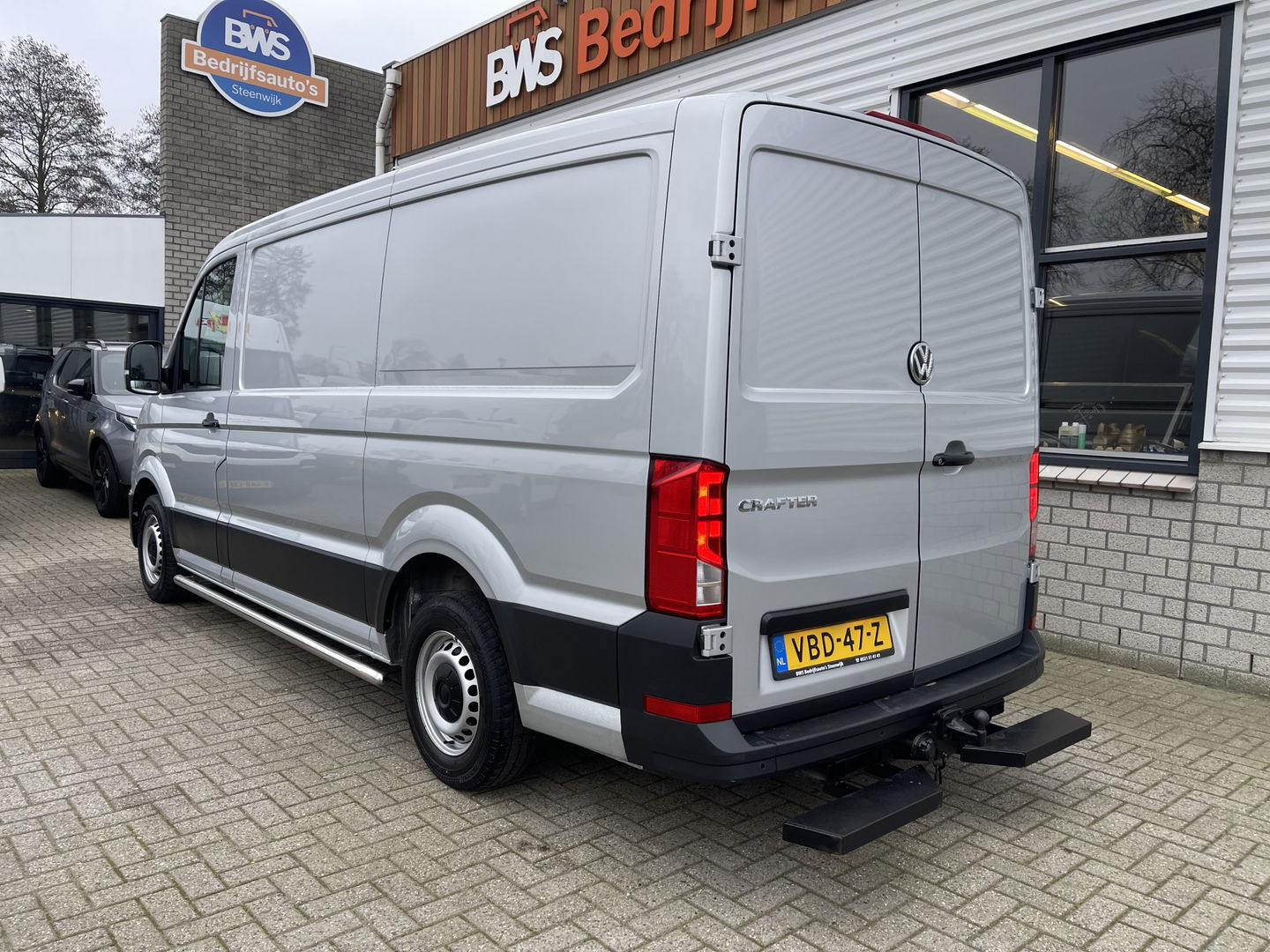 Volkswagen Crafter 30 2.0 TDI L3H2 Comfortline ( voorheen L2H1 ) / euro 6 / bpm vrij / lease vanaf € 358 / vaste prijs rijklaar € 21.950 ex btw / zilver metallic / airco / cruise / navi / pdc voor en achter
