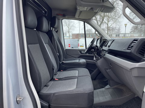 Volkswagen Crafter 30 2.0 TDI L3H2 Comfortline ( voorheen L2H1 ) / euro 6 / bpm vrij / lease vanaf € 358 / vaste prijs rijklaar € 21.950 ex btw / zilver metallic / airco / cruise / navi / pdc voor en achter