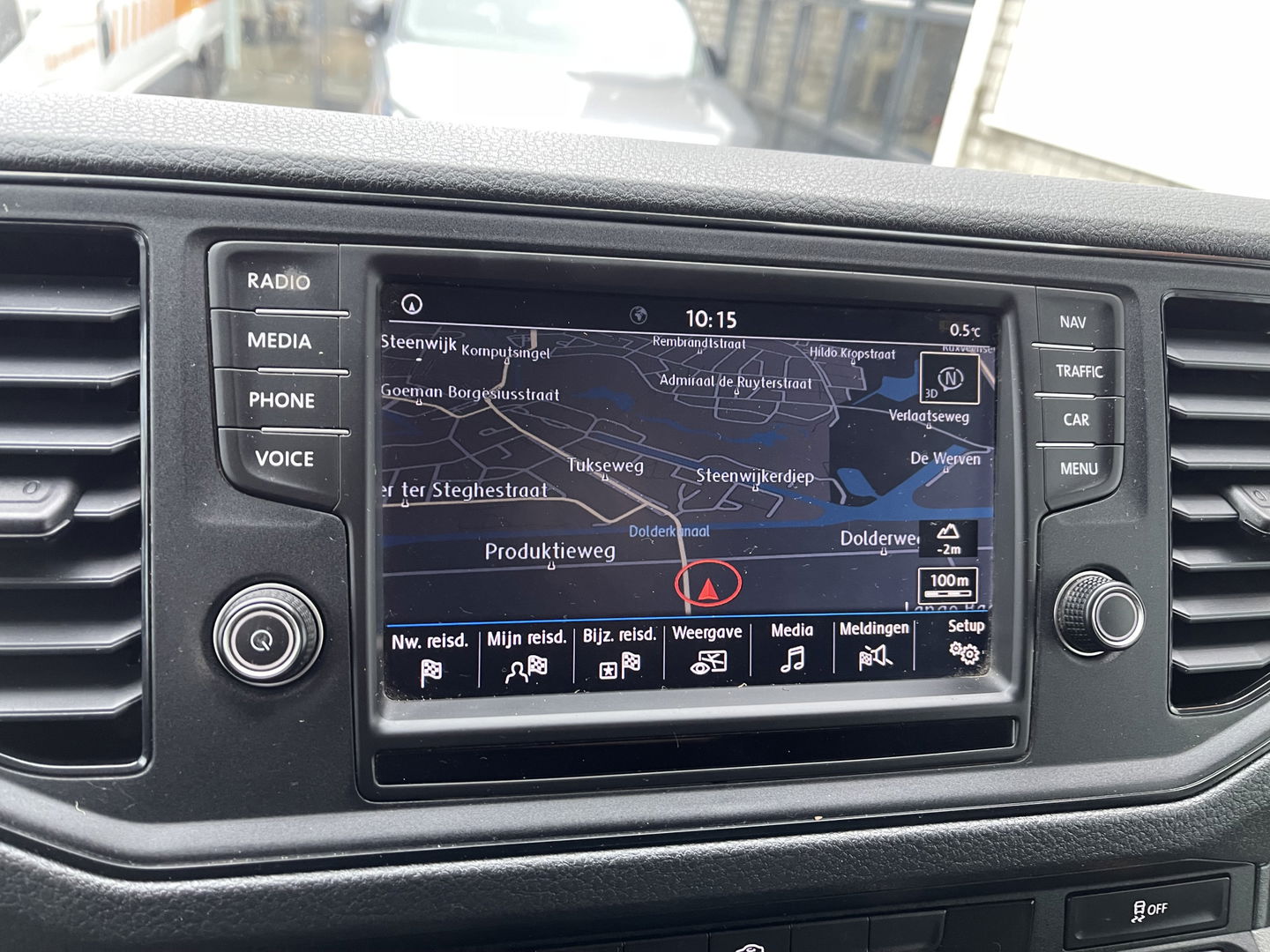 Volkswagen Crafter 30 2.0 TDI L3H2 Comfortline ( voorheen L2H1 ) / euro 6 / bpm vrij / lease vanaf € 358 / vaste prijs rijklaar € 21.950 ex btw / zilver metallic / airco / cruise / navi / pdc voor en achter