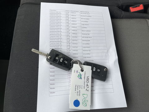 Volkswagen Crafter 30 2.0 TDI L3H2 Comfortline ( voorheen L2H1 ) / euro 6 / bpm vrij / lease vanaf € 358 / vaste prijs rijklaar € 21.950 ex btw / zilver metallic / airco / cruise / navi / pdc voor en achter