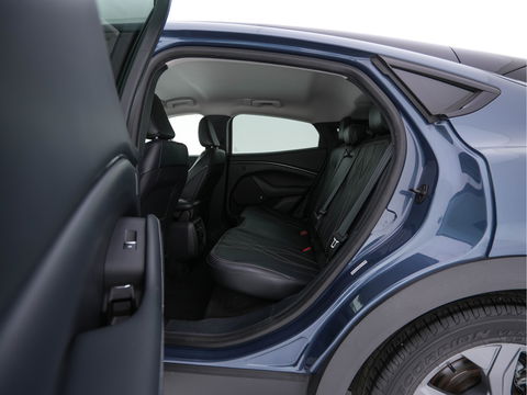 Ford Mustang Mach-E RWD 75 kWh (3-Fase-11 kW) {SOH-90%} (INCL-BTW) Aut.*LEATHER | FULL-LED | DAB | DIGI-COCKPIT | KEYLESS | NAVI-FULLMAP | CARPLAY | HEATED-COMFORTSEATS | TOPVIEW |  ADAPTIVE-CRUISE | PRIVACY-GLASS | 18'' ALU*