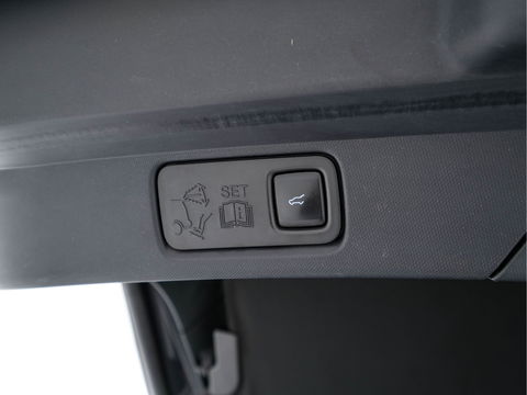 Ford Mustang Mach-E RWD 75 kWh (3-Fase-11 kW) {SOH-90%} (INCL-BTW) Aut.*LEATHER | FULL-LED | DAB | DIGI-COCKPIT | KEYLESS | NAVI-FULLMAP | CARPLAY | HEATED-COMFORTSEATS | TOPVIEW |  ADAPTIVE-CRUISE | PRIVACY-GLASS | 18'' ALU*