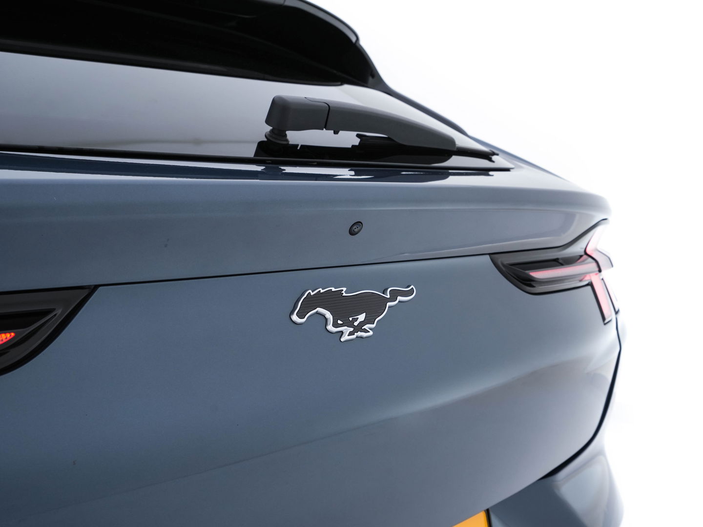 Ford Mustang Mach-E RWD 75 kWh (3-Fase-11 kW) {SOH-90%} (INCL-BTW) Aut.*LEATHER | FULL-LED | DAB | DIGI-COCKPIT | KEYLESS | NAVI-FULLMAP | CARPLAY | HEATED-COMFORTSEATS | TOPVIEW |  ADAPTIVE-CRUISE | PRIVACY-GLASS | 18'' ALU*