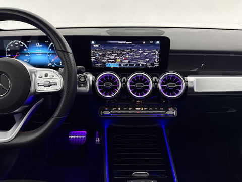 Mercedes-Benz GLB 200 Business AMG | Pano | Sfeer | Camera | Carplay | Virtual | Trekhaak | Cruise | NAP