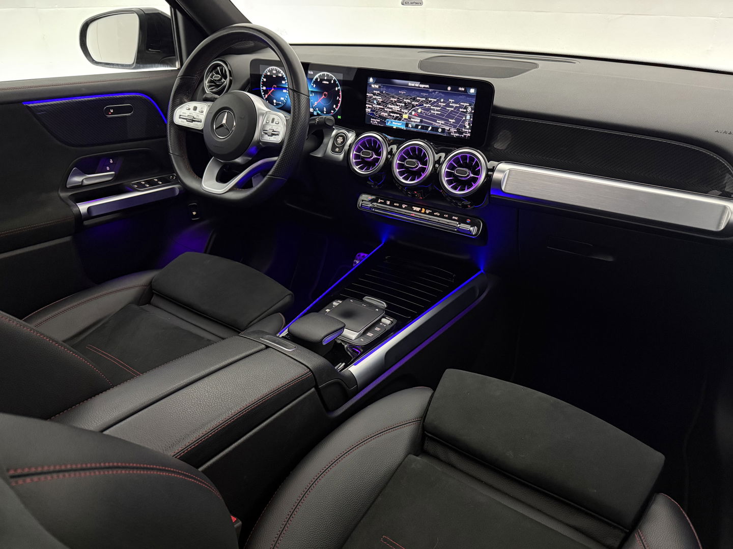 Mercedes-Benz GLB 200 Business AMG | Pano | Sfeer | Camera | Carplay | Virtual | Trekhaak | Cruise | NAP