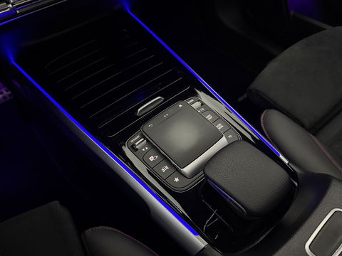 Mercedes-Benz GLB 200 Business AMG | Pano | Sfeer | Camera | Carplay | Virtual | Trekhaak | Cruise | NAP