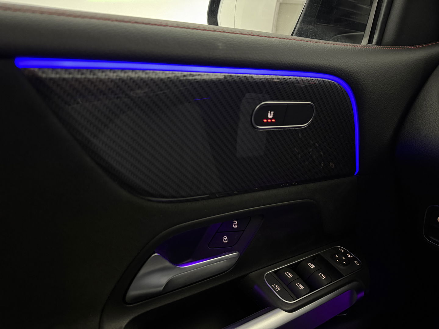 Mercedes-Benz GLB 200 Business AMG | Pano | Sfeer | Camera | Carplay | Virtual | Trekhaak | Cruise | NAP