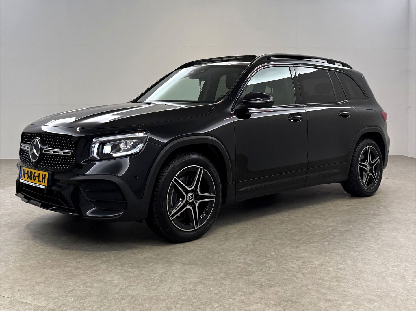 Mercedes-Benz GLB 200 Business AMG | Pano | Sfeer | Camera | Carplay | Virtual | Trekhaak | Cruise | NAP