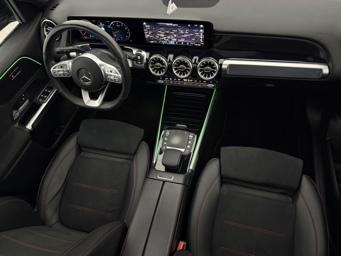 Mercedes-Benz GLB 200 Business AMG | Pano | Sfeer | Camera | Carplay | Virtual | Trekhaak | Cruise | NAP