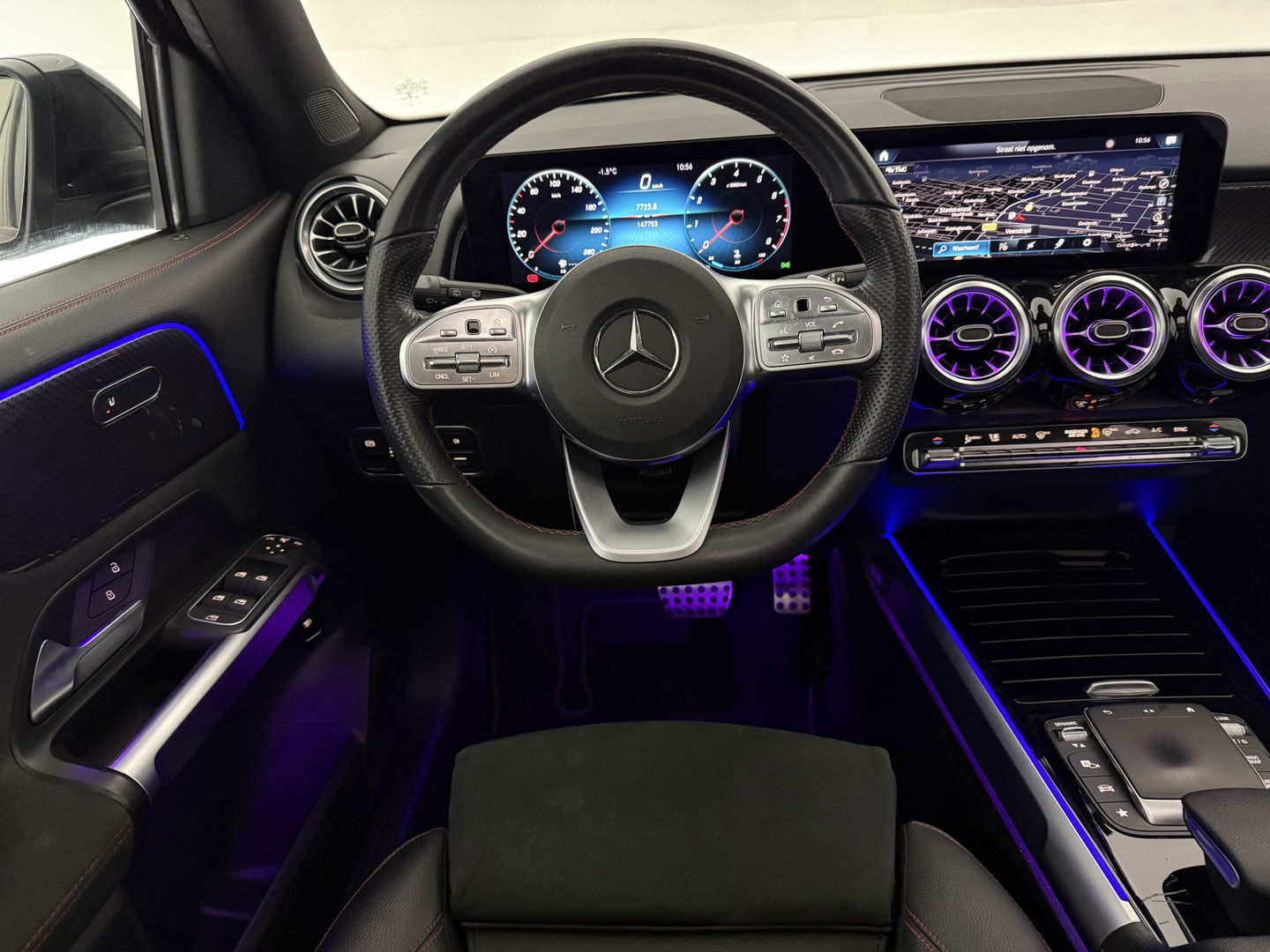 Mercedes-Benz GLB 200 Business AMG | Pano | Sfeer | Camera | Carplay | Virtual | Trekhaak | Cruise | NAP
