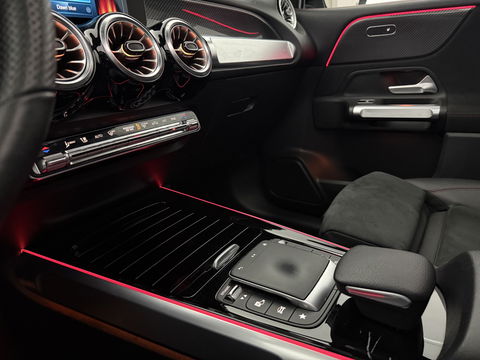 Mercedes-Benz GLB 200 Business AMG | Pano | Sfeer | Camera | Carplay | Virtual | Trekhaak | Cruise | NAP