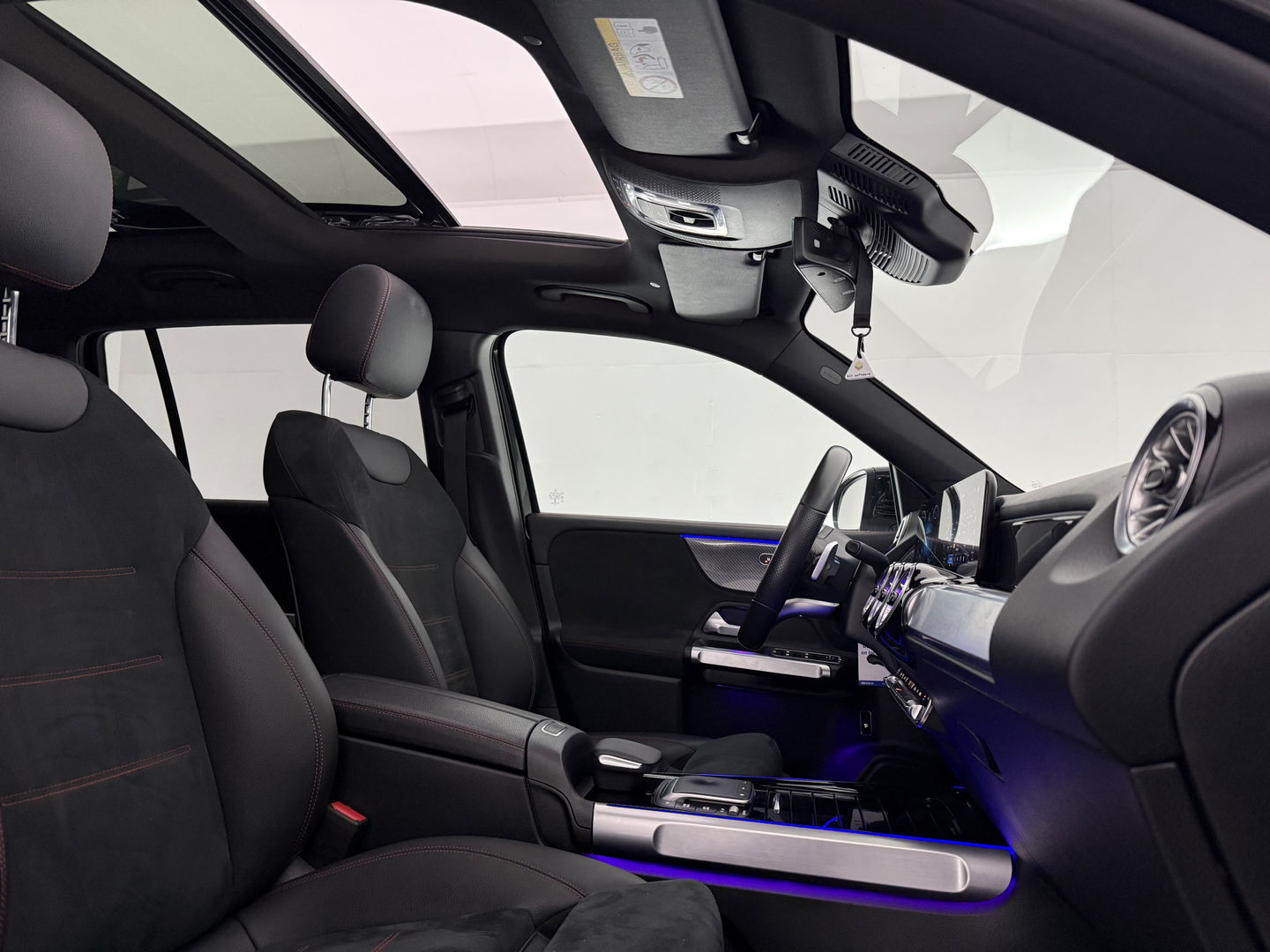 Mercedes-Benz GLB 200 Business AMG | Pano | Sfeer | Camera | Carplay | Virtual | Trekhaak | Cruise | NAP