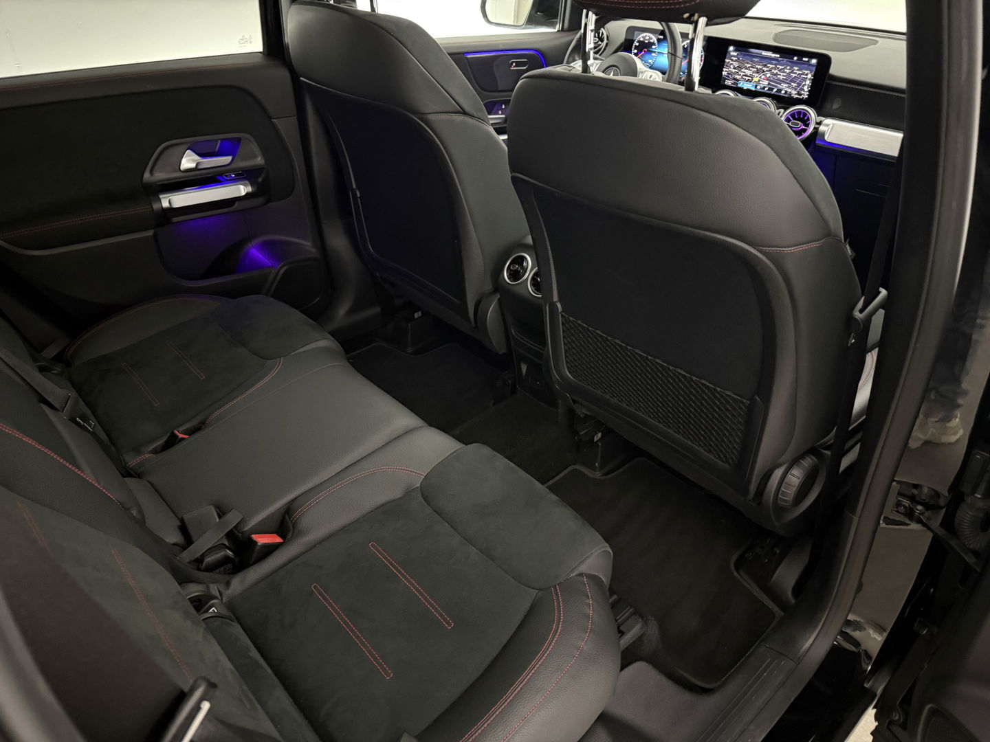 Mercedes-Benz GLB 200 Business AMG | Pano | Sfeer | Camera | Carplay | Virtual | Trekhaak | Cruise | NAP