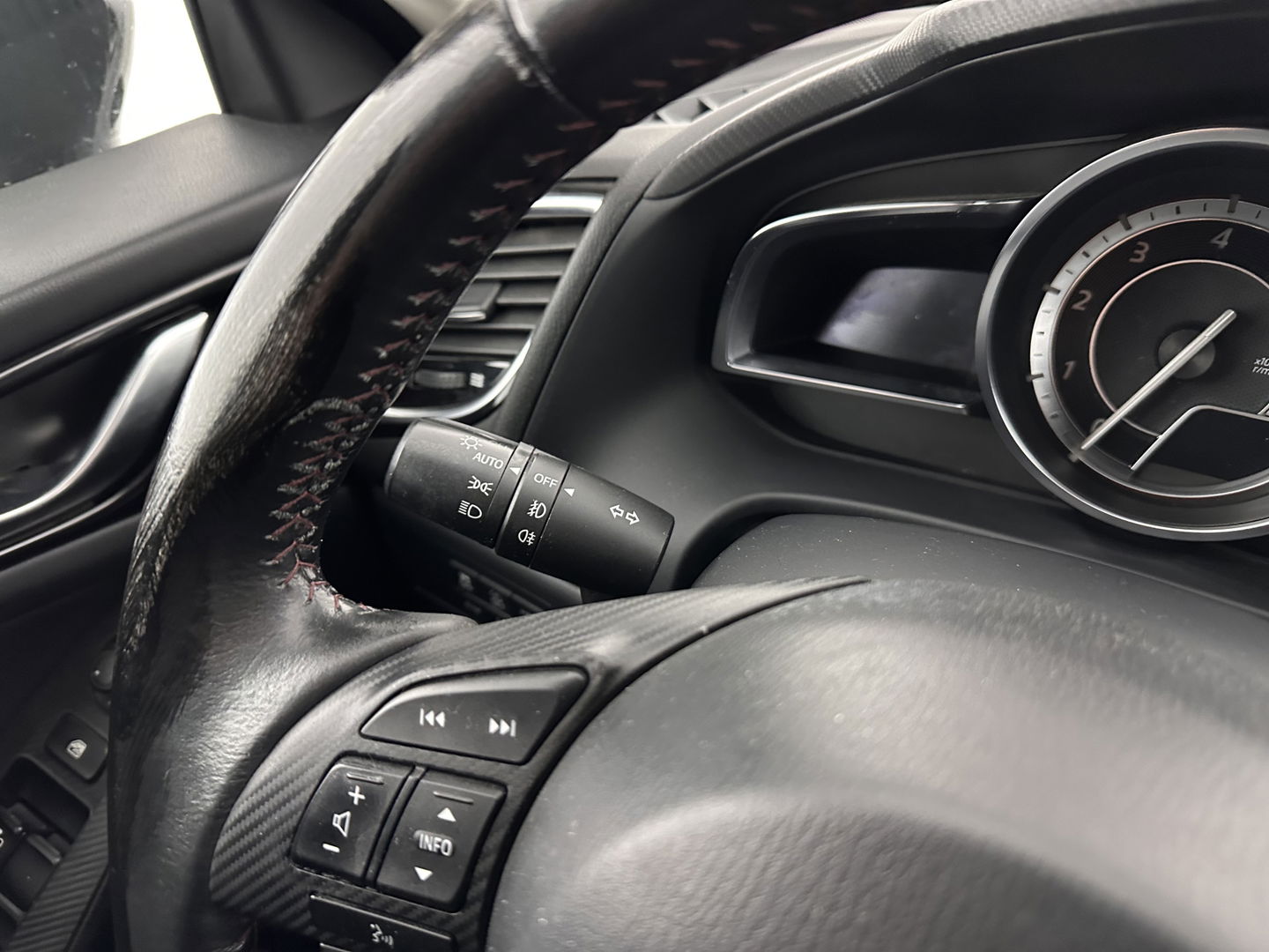 Mazda 3 2.2D Skylease GT *LEATHER | CRUISE | HEATED-COMFORTSEATS | HEAD UP | PRIVACYGLASS | XENON | TOWBAR | LANE-ASSIST |  18"ALU*